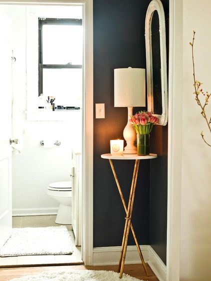 wall accent with lamp and mirror